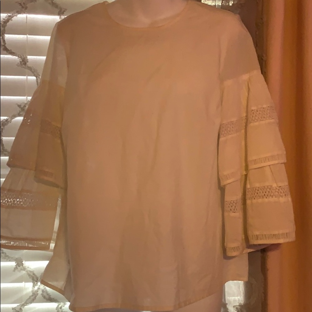 who what wear white long sleeve blouse